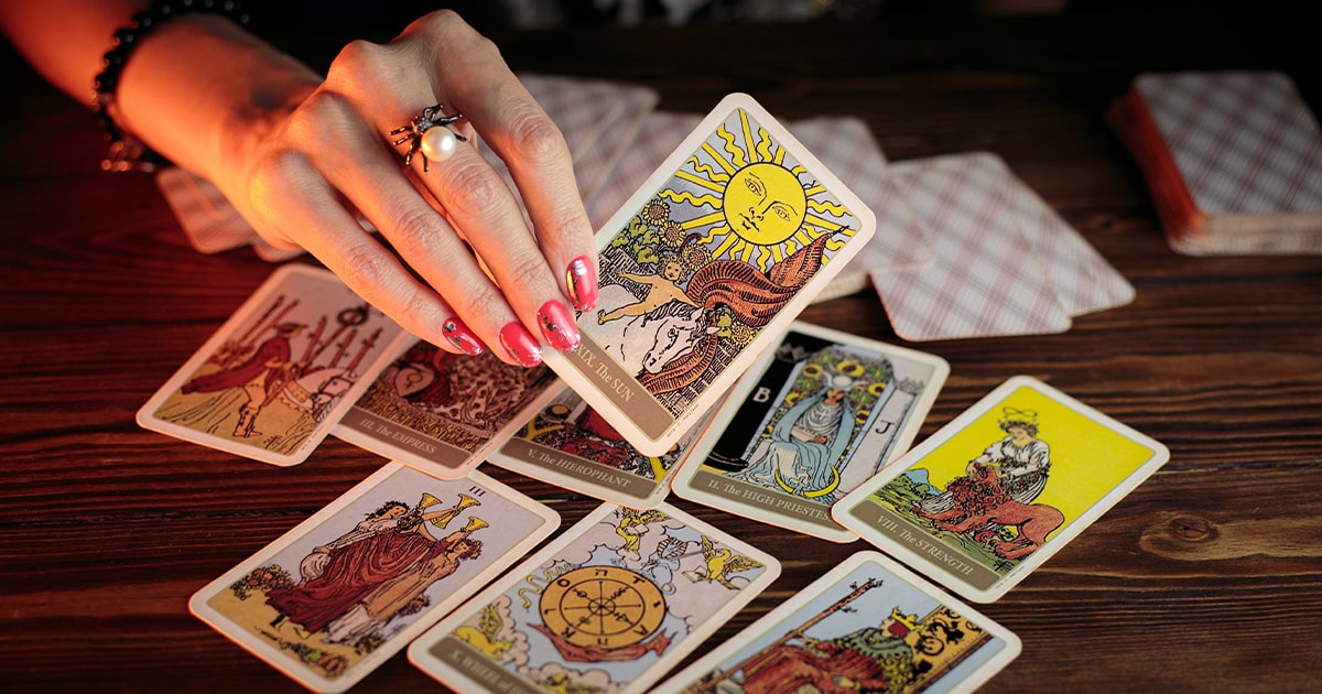 understanding-the-composition-of-a-tarot-deck